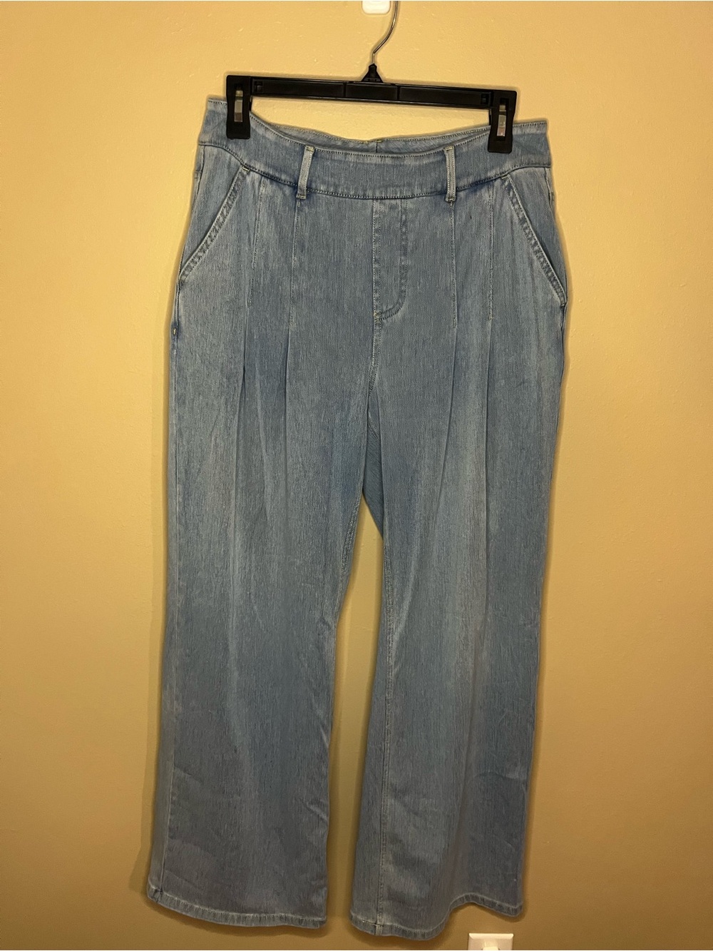 HALARA Light Blue Wide-Leg Pleated Jeans